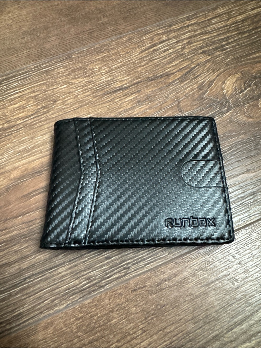 Black Carbon-Texture Men's Wallet with apple tag insert option